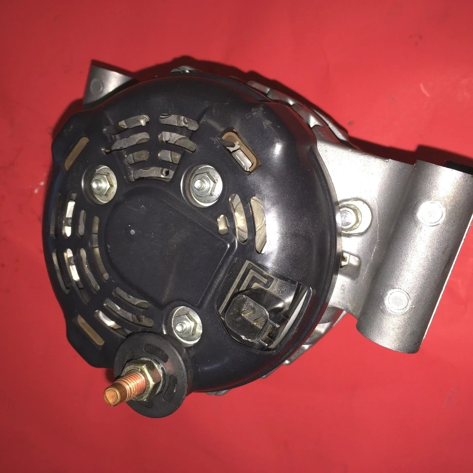 Dodge Durango V-8 2012 a 2016 motor de 5,7 litros alternador 220 amperios Foto 3 de 4