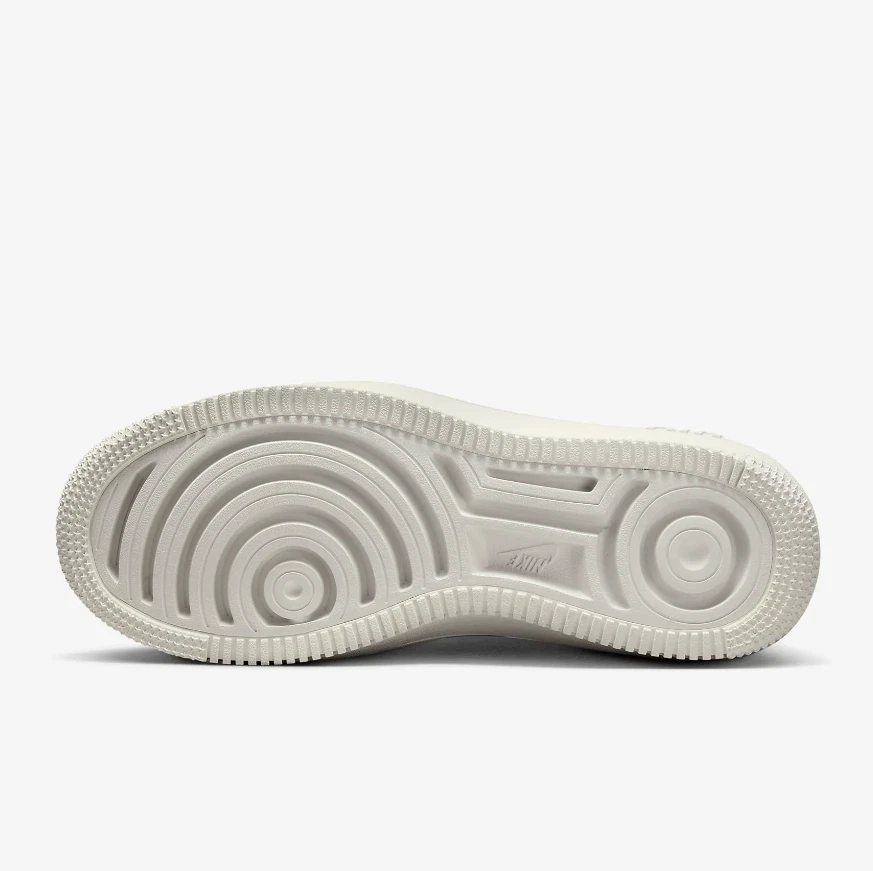 Nuevas Nike AF1 PLT.AF.ORM para mujer en fotón polvo/gris lobo talla US 8,5 Foto 4 de 4