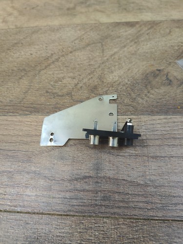 Technics SL-BD20 Turntable Parts - RCA & Ground Terminal - Picture 2 of 3