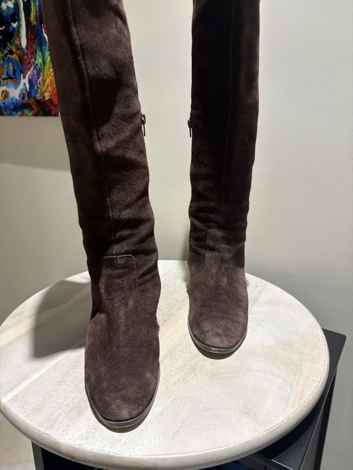 Botas altas Corso Como para mujer marrón gamuza talla 9,5 M cremallera lateral, forradas de cuero Foto 3 de 4