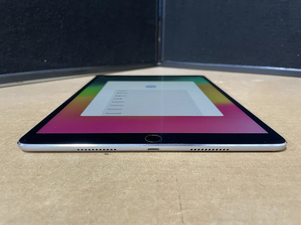 Apple iPad Pro 2.ª generación A1709 64 GB, Wi-fi + 4G (desbloqueado), 10,5 pulgadas - plateado Foto 2 de 4