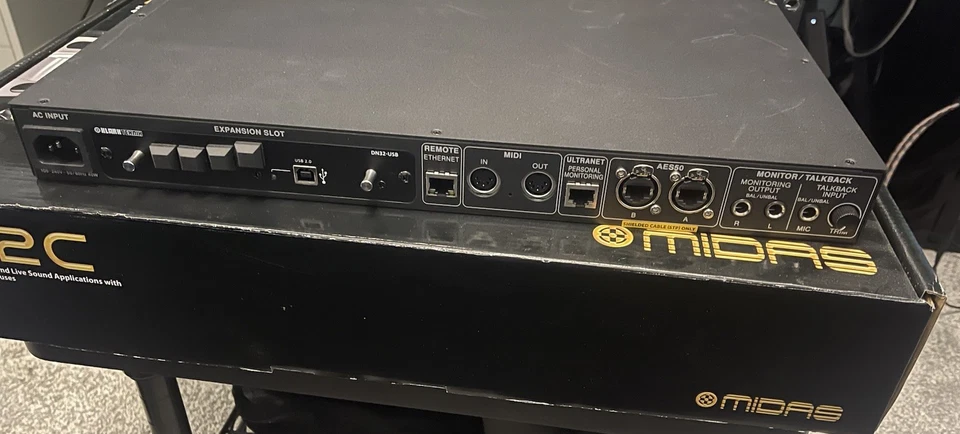Midas - M32C, 40-input, 25-bus Digital Rack Mixer with 32 x 32 USB Audio Interfa - Image 2 of 4