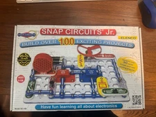 SNAP CIRCUITS JR BY ELENCO - OVER 100 EXCITING PROJECTS