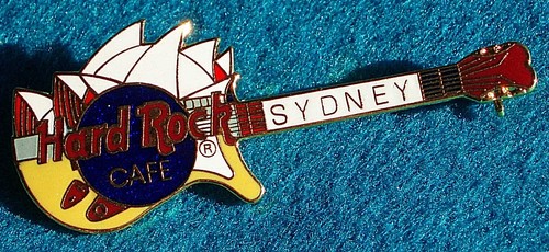 FAMOUS SYDNEY OPERA HOUSE DEEP RED GUITAR YELLOW BLUE LOGO Hard Rock Cafe PIN