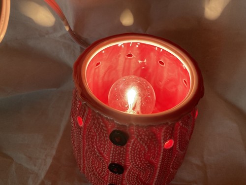 Scentsy Comfy Cozy Full Size Warmer with Bulb Discontinued / Retired No Box - Picture 11 of 13