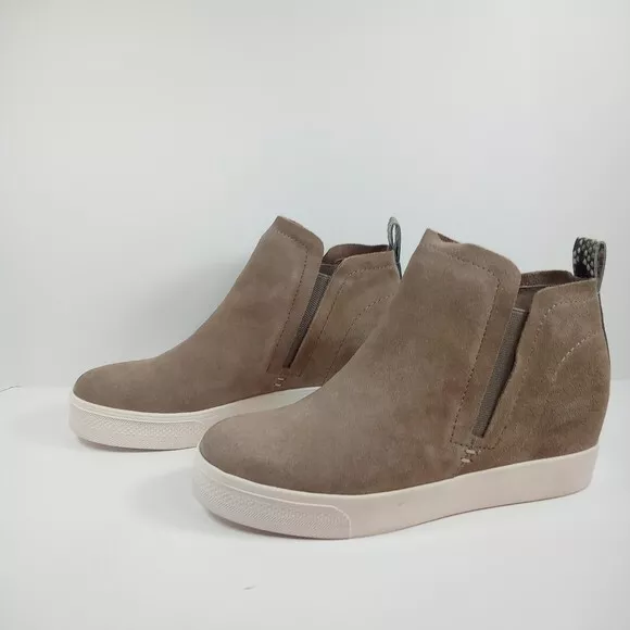 Dolce Vita Walker DK Taupe Snakeskin Suede Pull on Sneakers Size