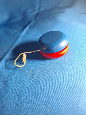 Vintage 70s Wooden Red&Blue Wood Yoyo 55 | eBay