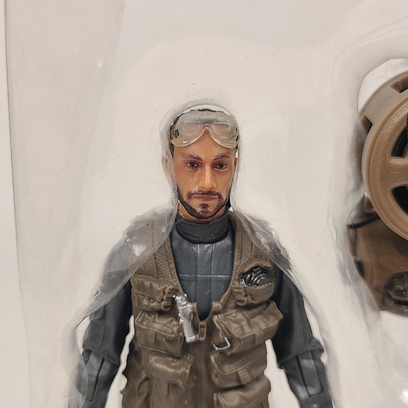 Star Wars Black Series Bodhi Rook Action Figure 6