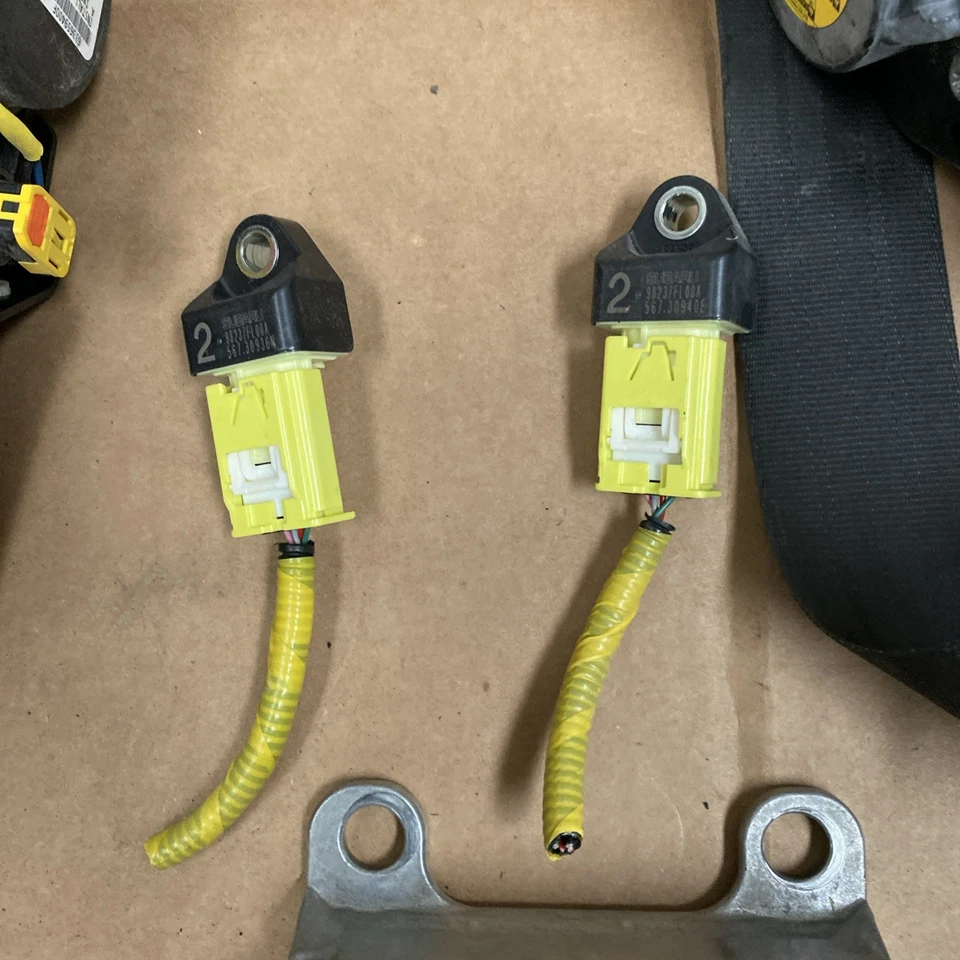 2017 2018 2019 2020 2021 Subaru Impreza Seat belt Front Left Right Module 20202 - Image 3 of 4