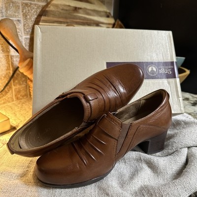 Womens Clarks Rosalyn Nicole Black or Dark Tan in W Size 9Comfort Boot Like Loaf