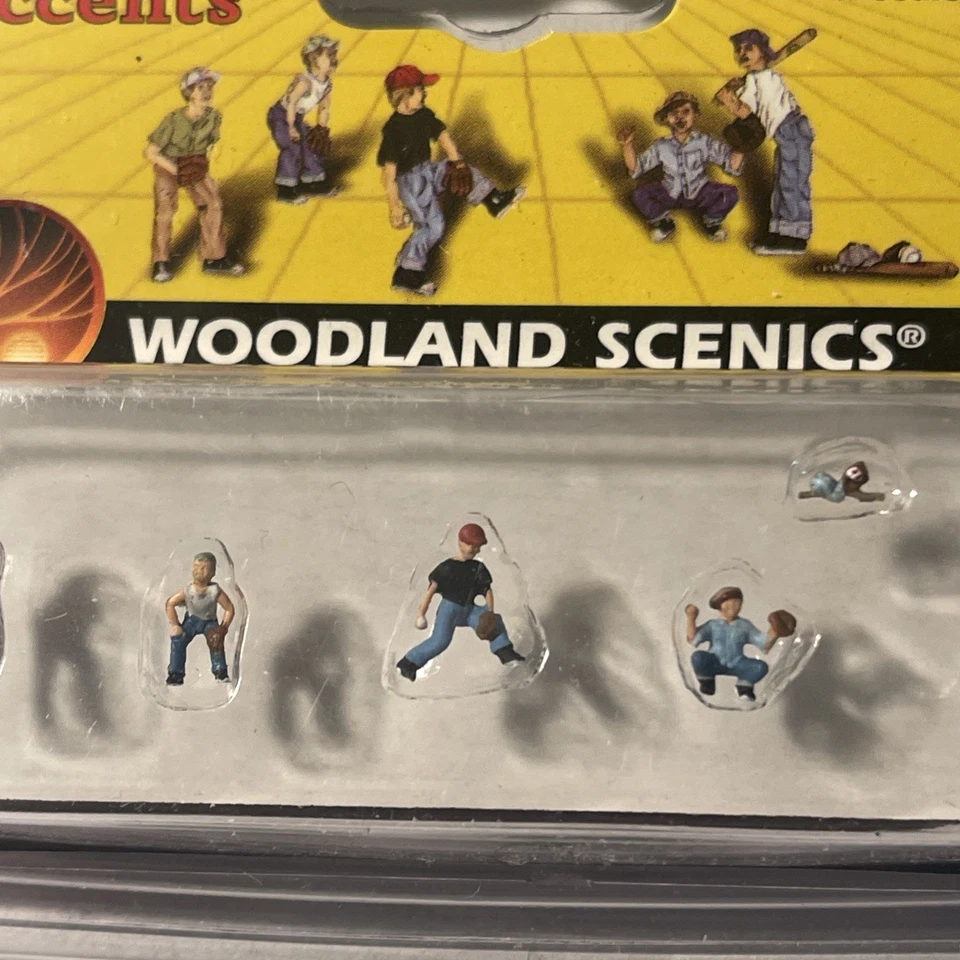 N Scale Baseball Players I Figures - Woodland Scenics #A2145 - Image 3 of 4
