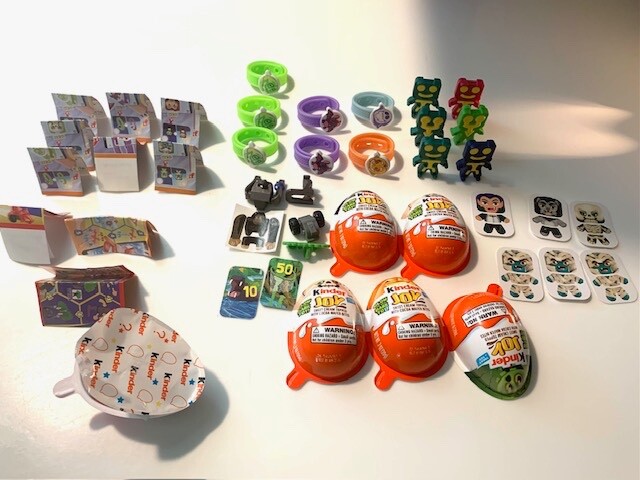 Kinder Joy Collection toys UNASSEMBLED Gorilla,Car,Plane,Halloween, 5 unopened