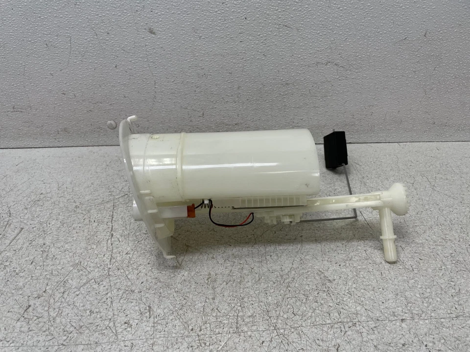 Lexus IS200t IS250 IS300 IS350 2014-2020 tanque de combustible unidad de envío sensor 1337 OEM Foto 4 de 4