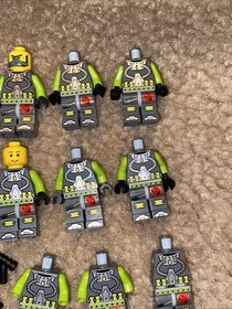 Lot LEGO Atlantis minifigures 8077 8073 Divers Yellow green weapons