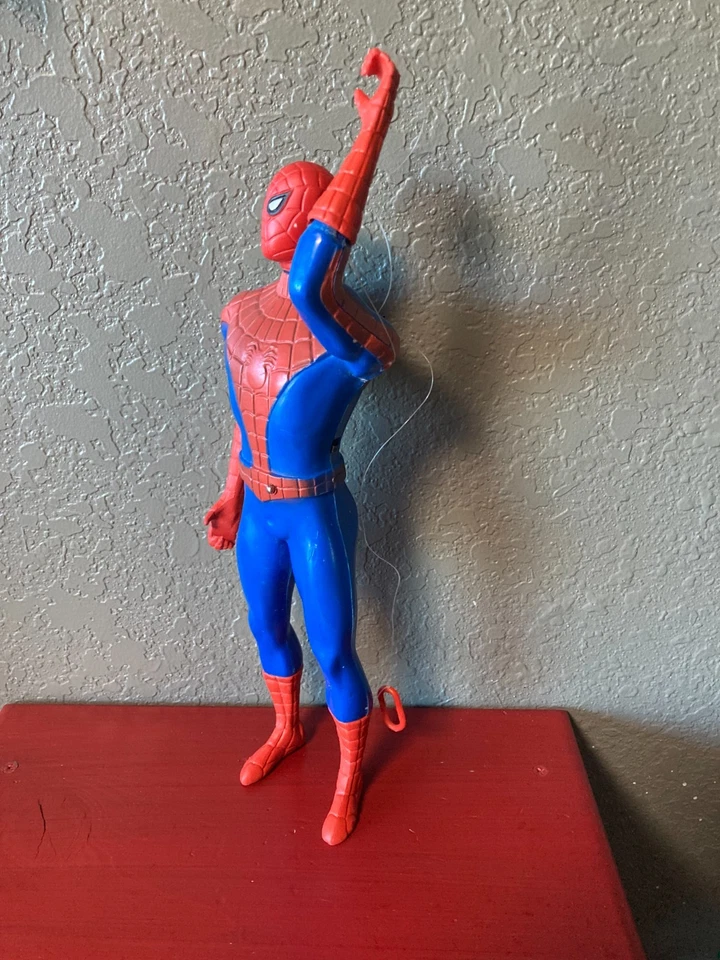 Vintage 1978 Remco Marvel Spider-Man Action Figure (Incomplete, Hand Detached) - Image 3 of 4