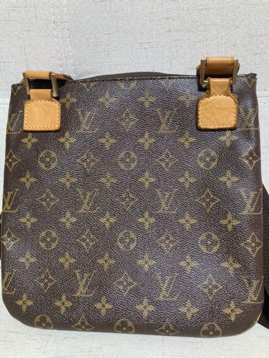 Authentic Louis Vuitton Monogram Pattern Crossbod… - image 8