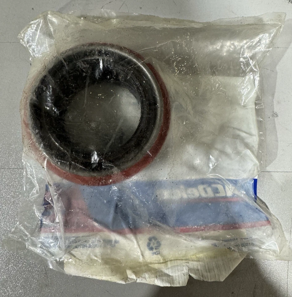 GM 1988-2005 CAJA DE TRANSFERENCIA JUNTA DE EJE DE SALIDA TRASERA P/N 15661460 AC DELCO PIEZA NUEVA Foto 2 de 4