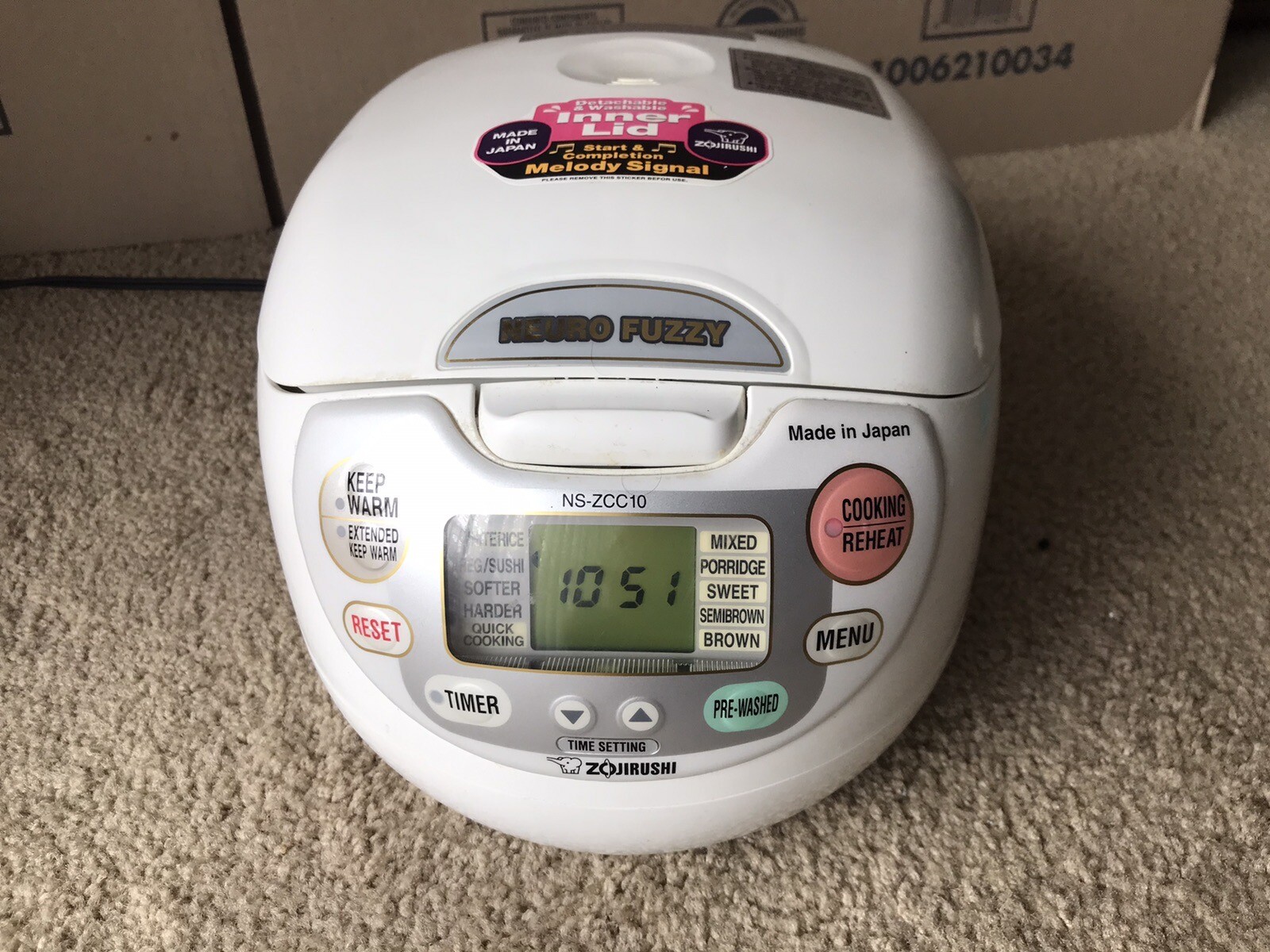 Zojirushi Neuro Fuzzy 5.5 Cups Rice Cooker NS-ZCC10.