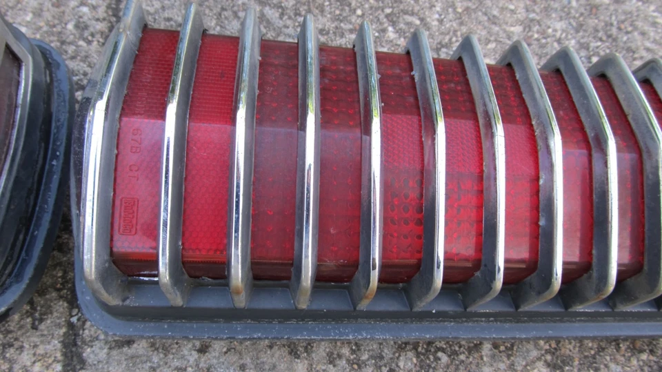 Par de luces traseras Mercury Cougar 1967-1968 bonito conductor Foto 4 de 4