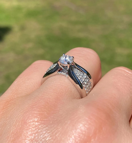 Natural 0.7Ct Diamond and Diamonds gemstone Ring, Solid 18 Karat White Gold, 7US - Picture 3 of 10