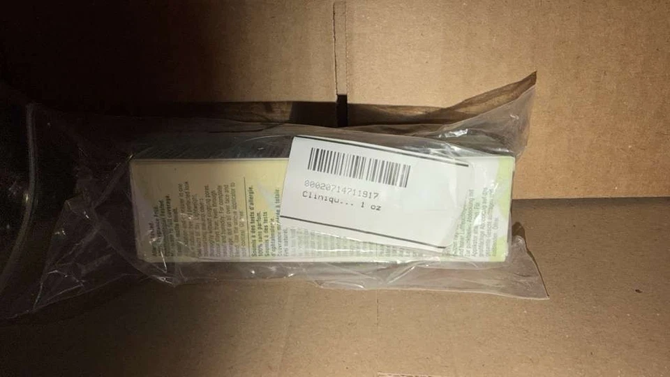 Clinique Even Better Makeup SPF 15 – WN 114 Golden (D) – 1oz / 30ml – NEW IN BOX - Image 3 of 3