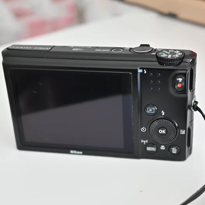 Nikon COOLPIX S9600 Black 16.0MP 22x Optical Zoom Compact