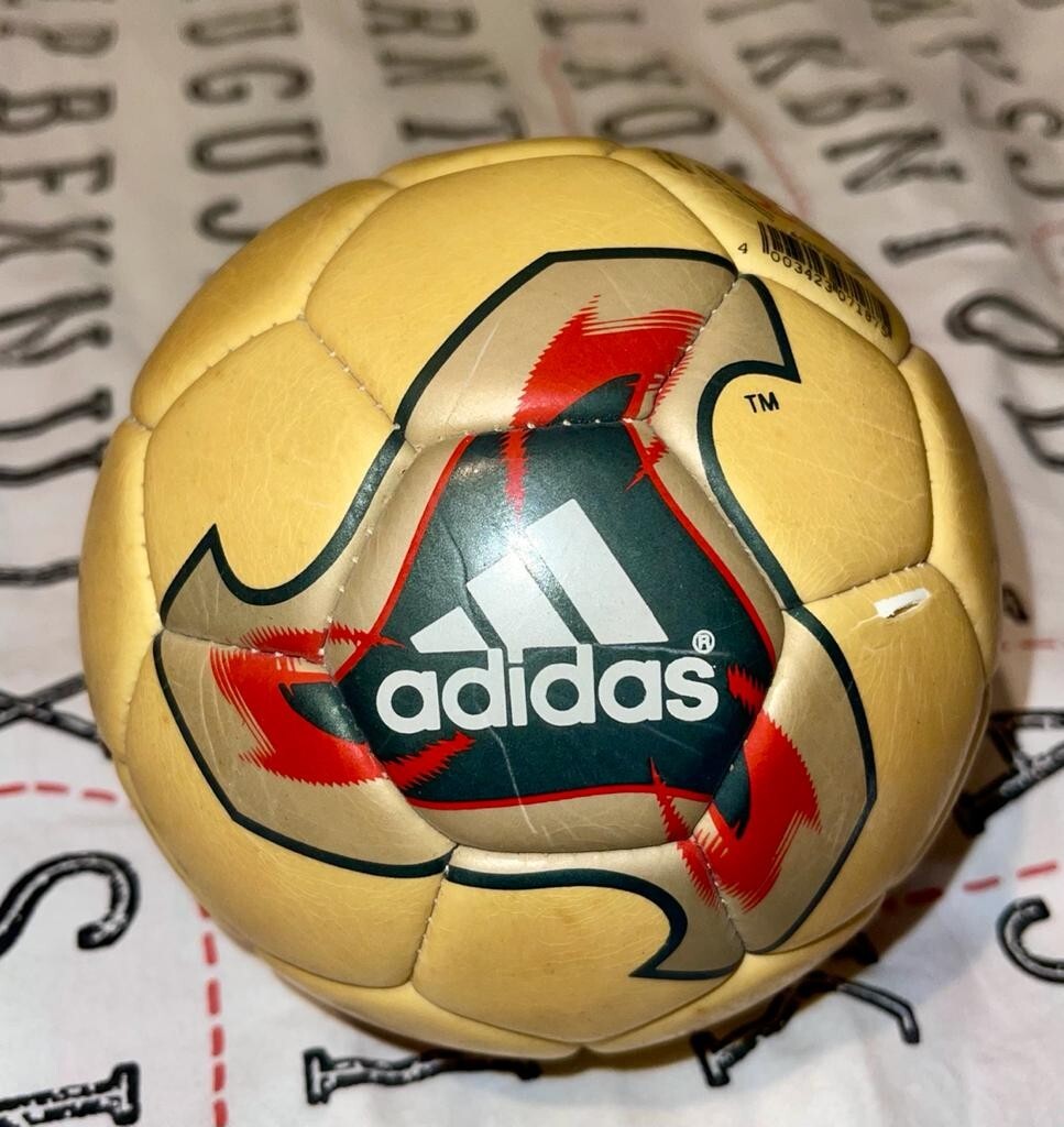 ✨希少✨adidas 2002年日韓W杯公式試合球 FEVERNOVA 5号 Adidas World Cup 2002 Korea & Japan Fevernova Match Soccer