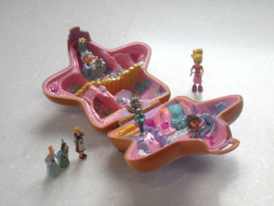 VINTAGE POLLY POCKET BLUEBIRD 1992 SPIELSET & FEENSTERN FIGUR & 6 WEITERE