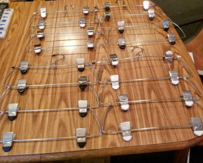 4 RUBBERMAID 4 TIER HANGERS = 2 w/ BLACK TABS 2 w/ WHITE TABS STURDY IN EX COND