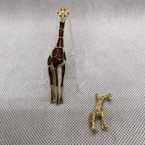 Authentic Vintage Giraffe Jewelry Goldtone Pin & Gold Plated Pendant w Detail Set Of 2