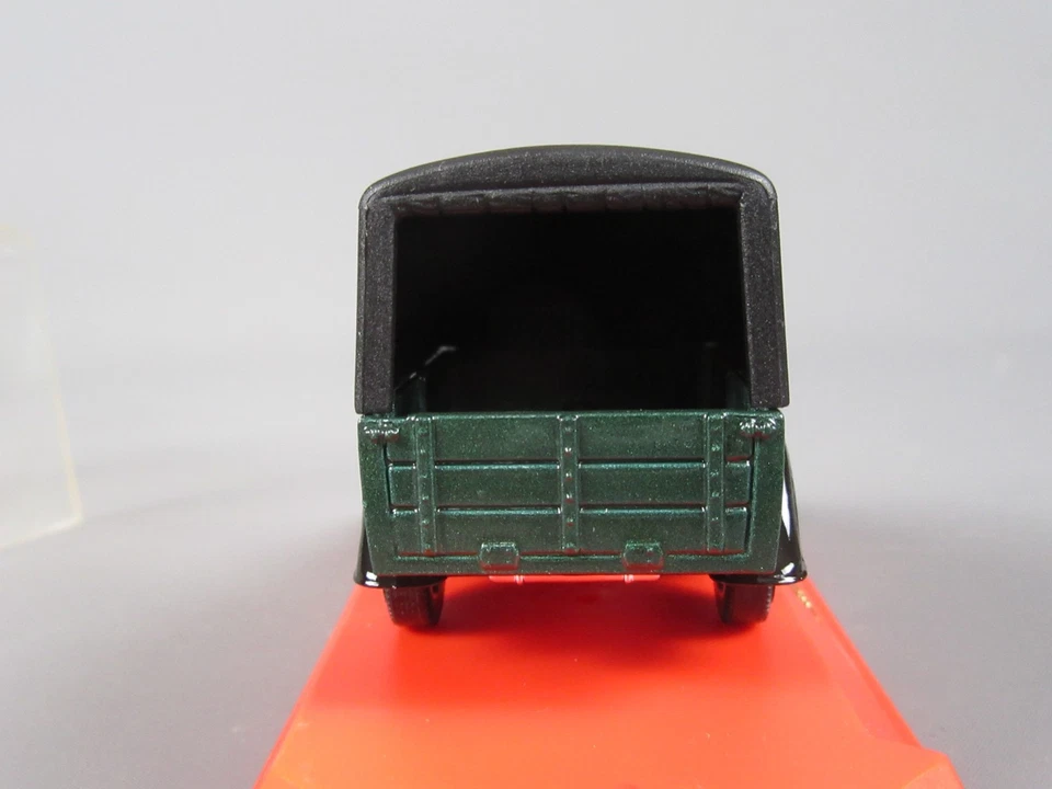 D219 Vintage Solido France Ford V8 Green 1936 Van Coca Cola 1:43 +Box - Image 4 of 4
