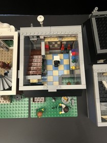 Retired LEGO 10218 Creator Expert Modular Buildings Pet Shop W/Manuals, Complete