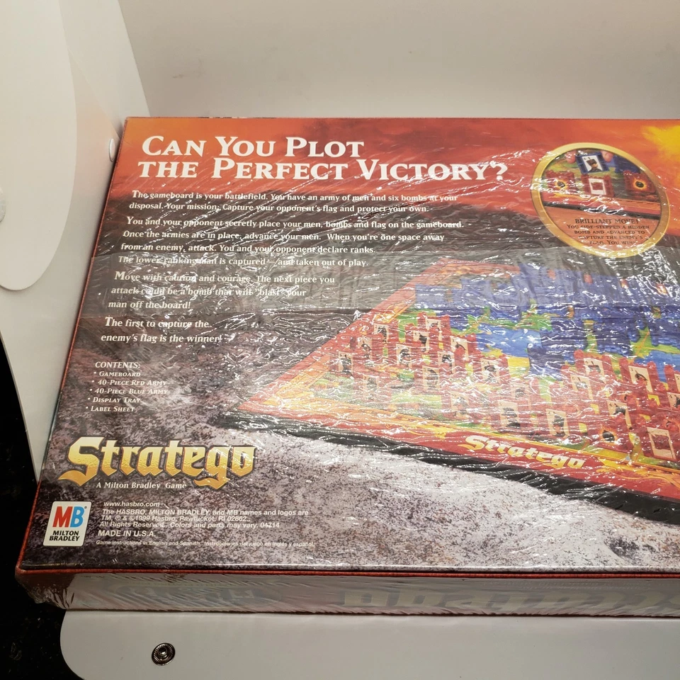 NEW SEALED 1999 Stratego Board Game by Milton Bradley - Image 4 of 4