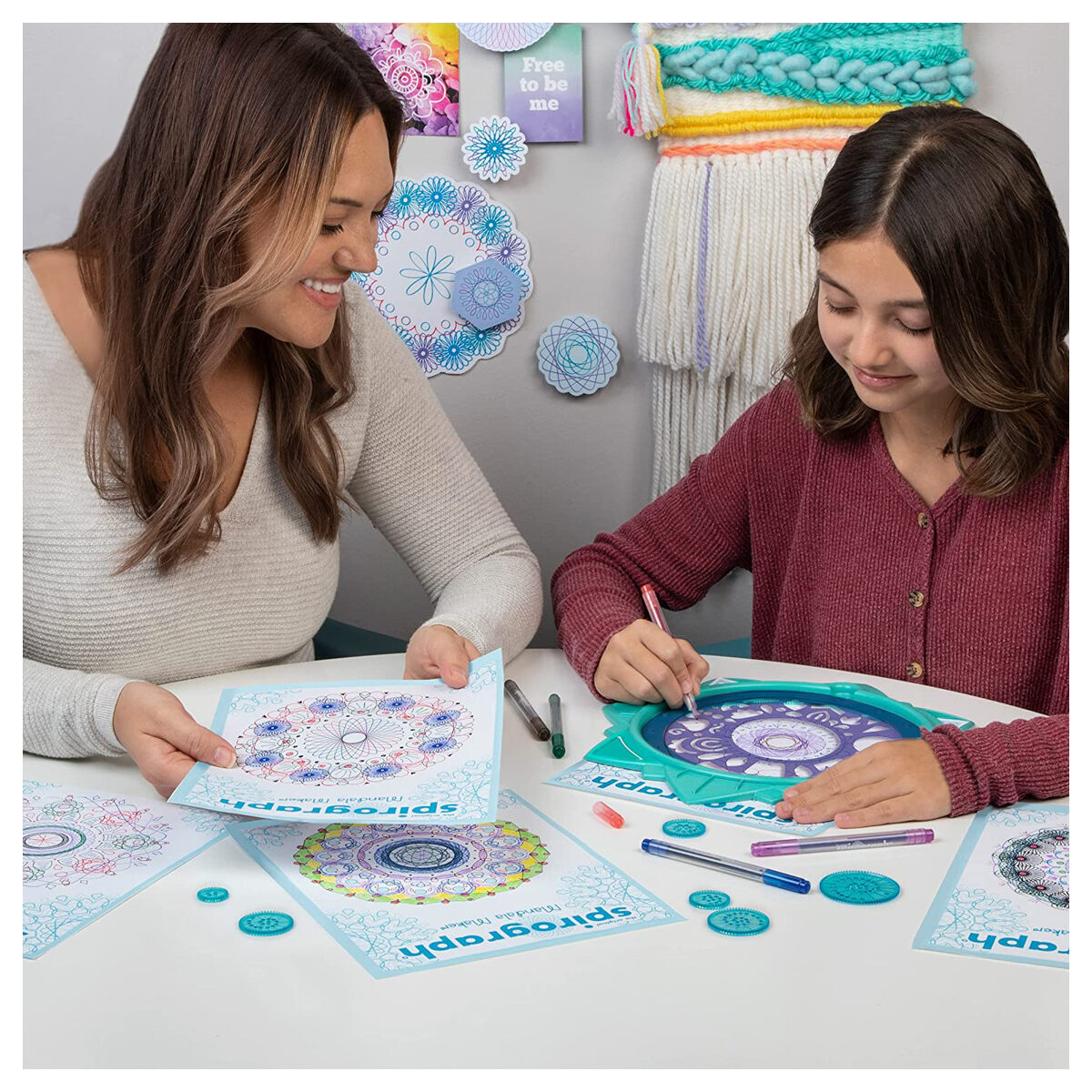 World Brands Spirograph Deluxe Set – Dessin Géométrique, 15 Roues, 2 Bagues – Dès 8 Ans