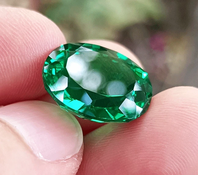 Natural 10 Ct Green Emerald GIE Certified Oval Cut Loose Gemstone - Image 4 of 4