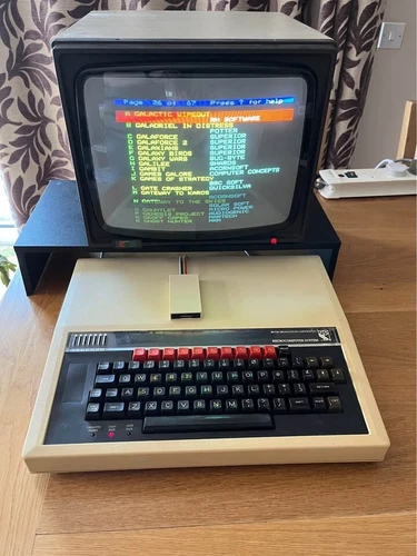 BBC Micro Model B Computer + SD card interface w/ 100s games + DFS. Working.
