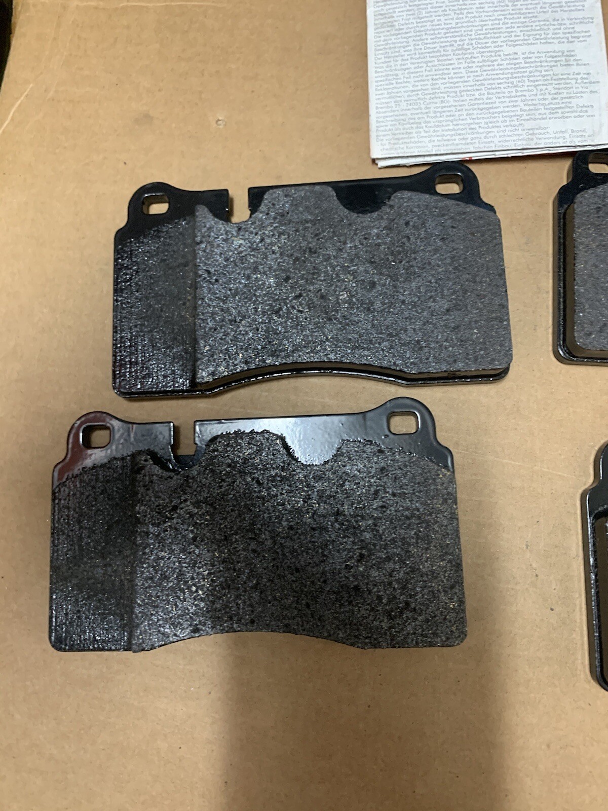 NEW Aston Martin Rapide Factory BREMBO Rear Brake Pad Kit Set Pads AD43-2C562-AA