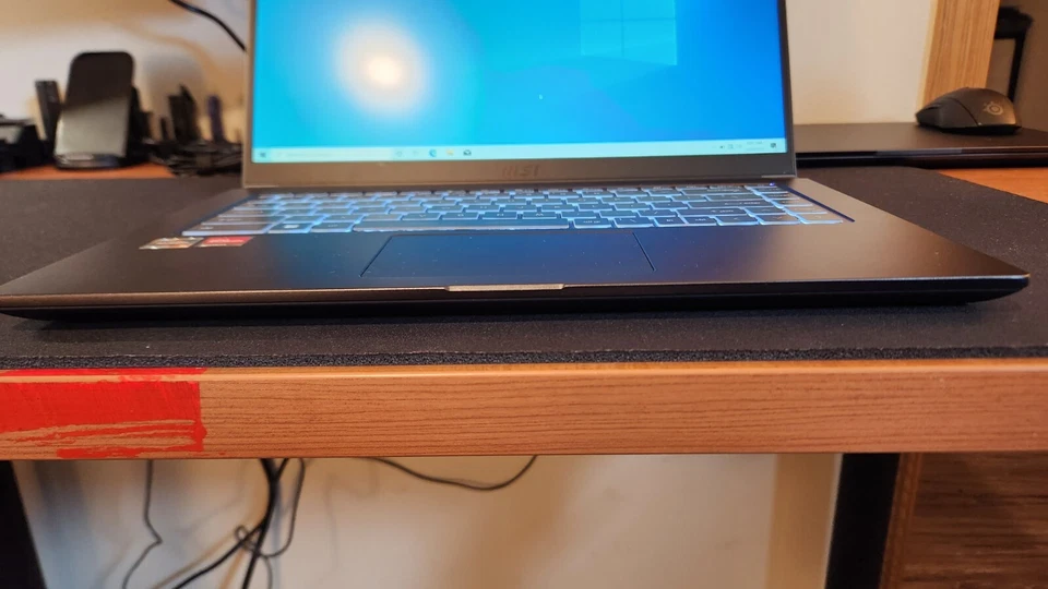 MSI Modern 15, AMD Ryzen 5, 16GB RAM, 256GB SSD, 15" 1080p Pantalla Foto 4 de 4