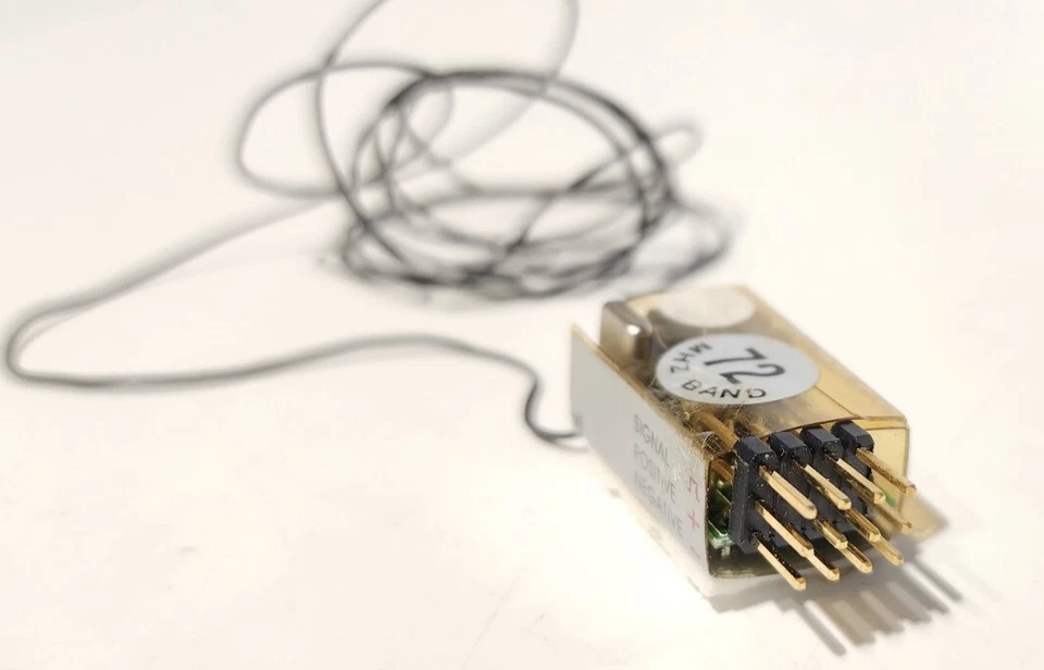 120GWS R4 PII 4Ch FM Pico Receiver 35mhz - Image 4 of 4