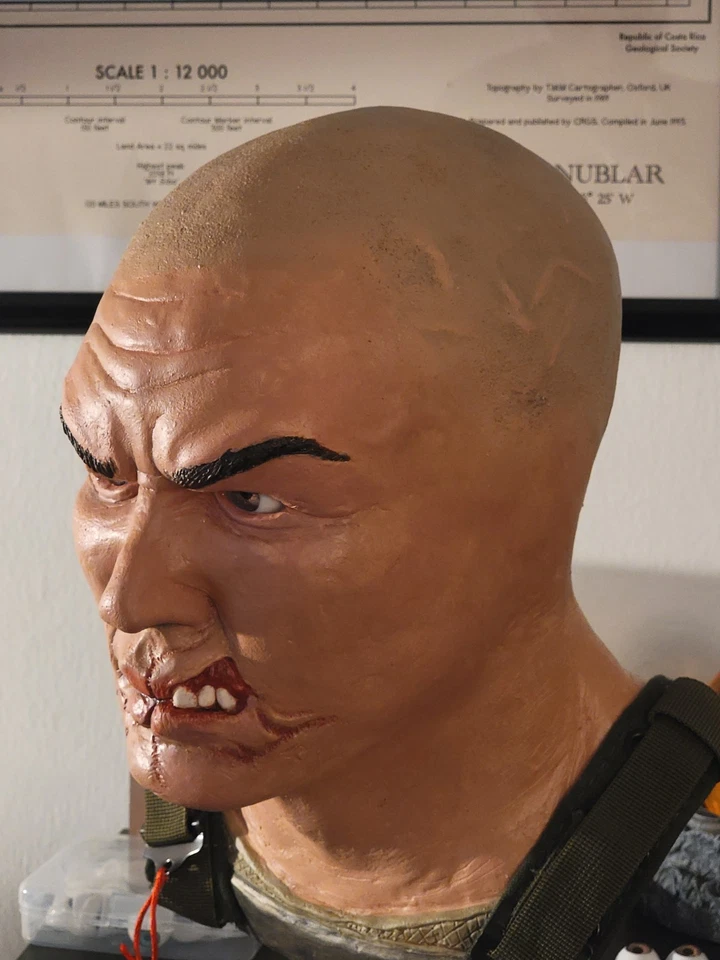 Busto de Tom Hardy Bane escala 1:1 The Dark Knight Rises for Gauntlet FX máscara exhibición Foto 3 de 4