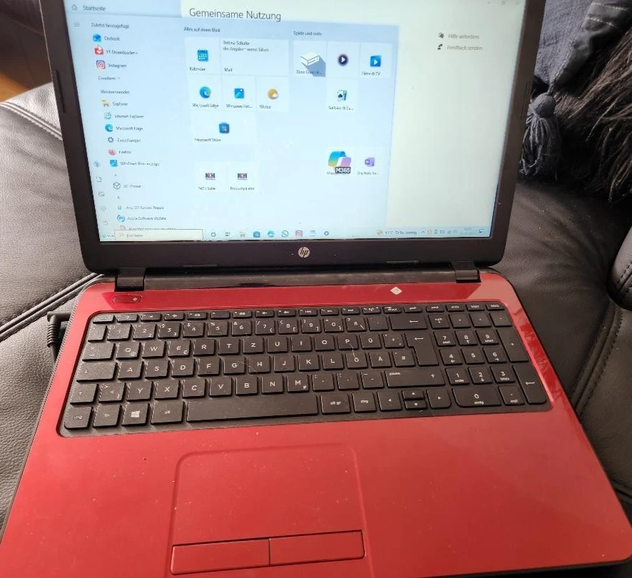 HP Model 15-g024ng Windows 10,Laptop Rot Hochglanz, läuft noch, mehr für Bastler - Bild 2 von 4
