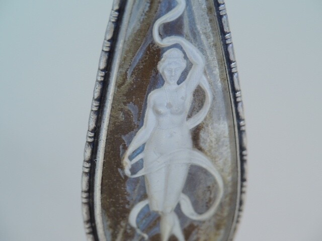 Picture 3 of 9