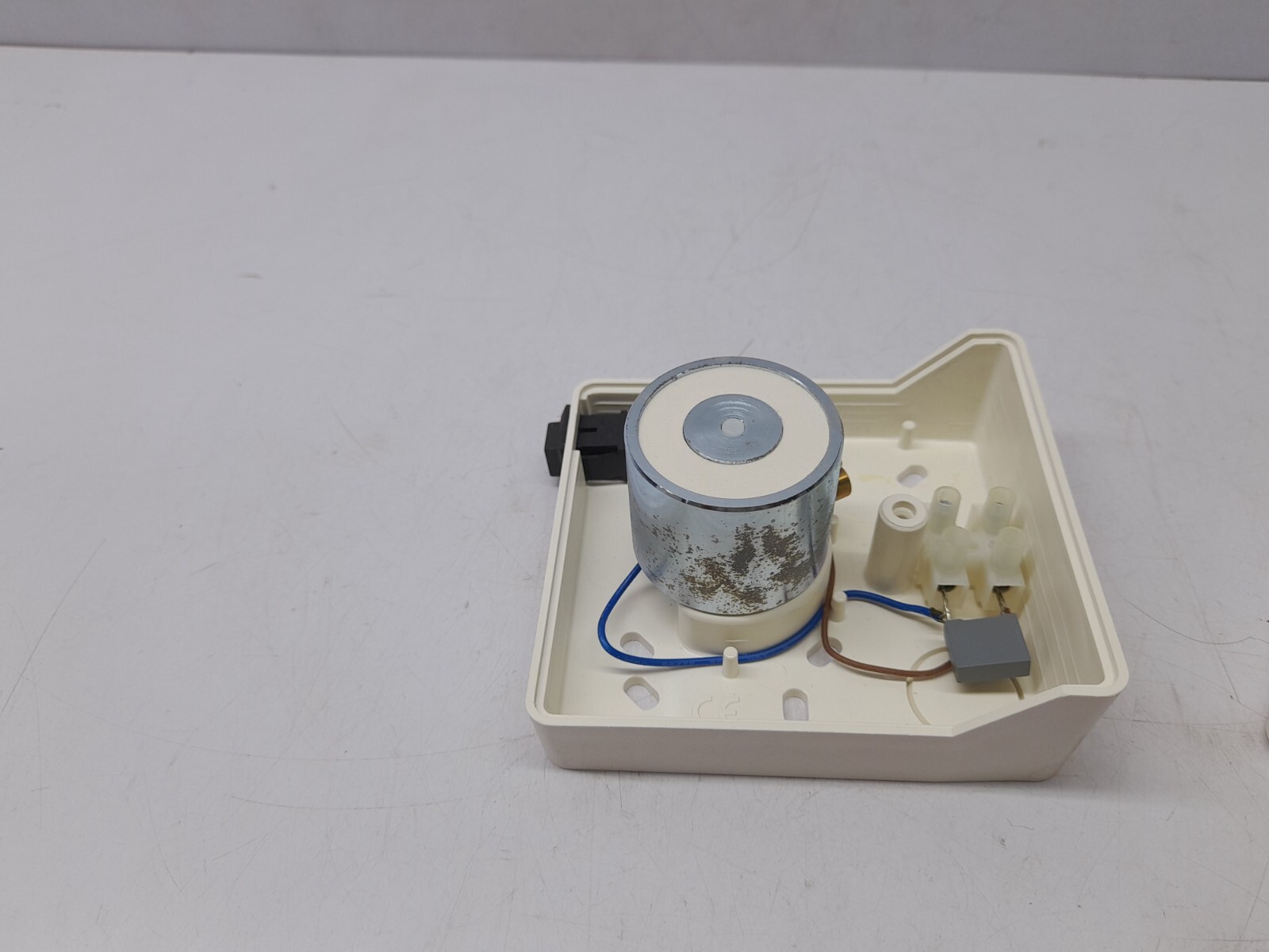 Gepfire Tyco 3870352 Door Holder & Keeper Plate 230VAC White Surface