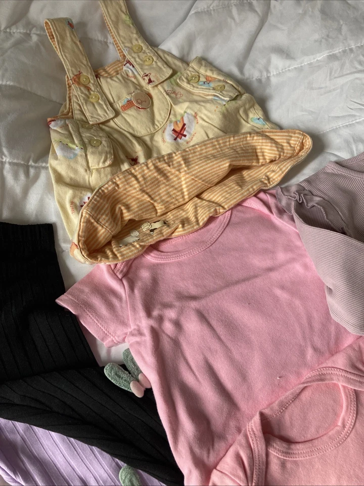 Lot de Filles vêtements bébé 3 à 12 mois - Photo 2/4