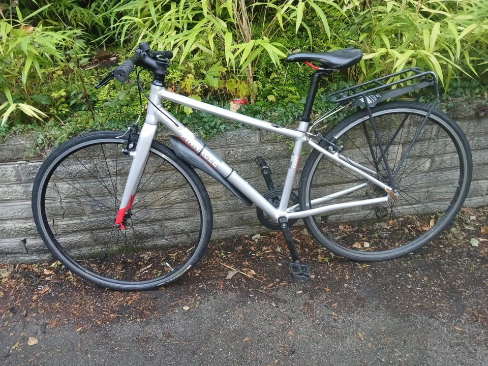 Pinnacle Neon One Hybrid Bike 18" Frame Size with 700x23c Wheels - Image 2 of 4