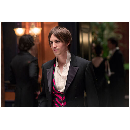 Penny Dreadful Reeve Carney as Dorian Grey at Event 8 x 10 inch photo - Picture 1 of 1