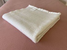 Onkaparinga White Allergy Free Acrylic Fleece Cot Blanket 160 cm x 110 cm