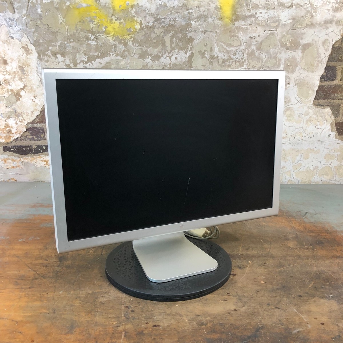 Apple A1082 20 inch Widescreen Cinema Display LCD Monitor - TESTED
