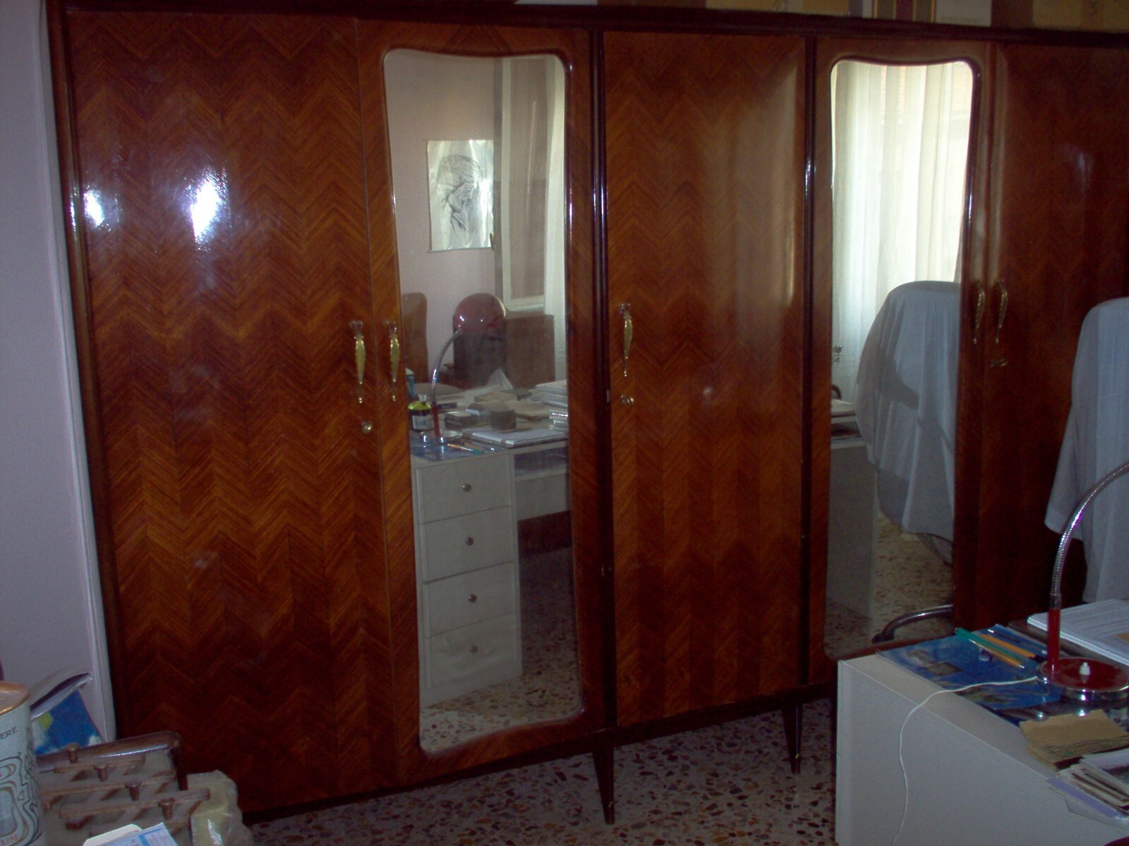 Foto 1 di 10