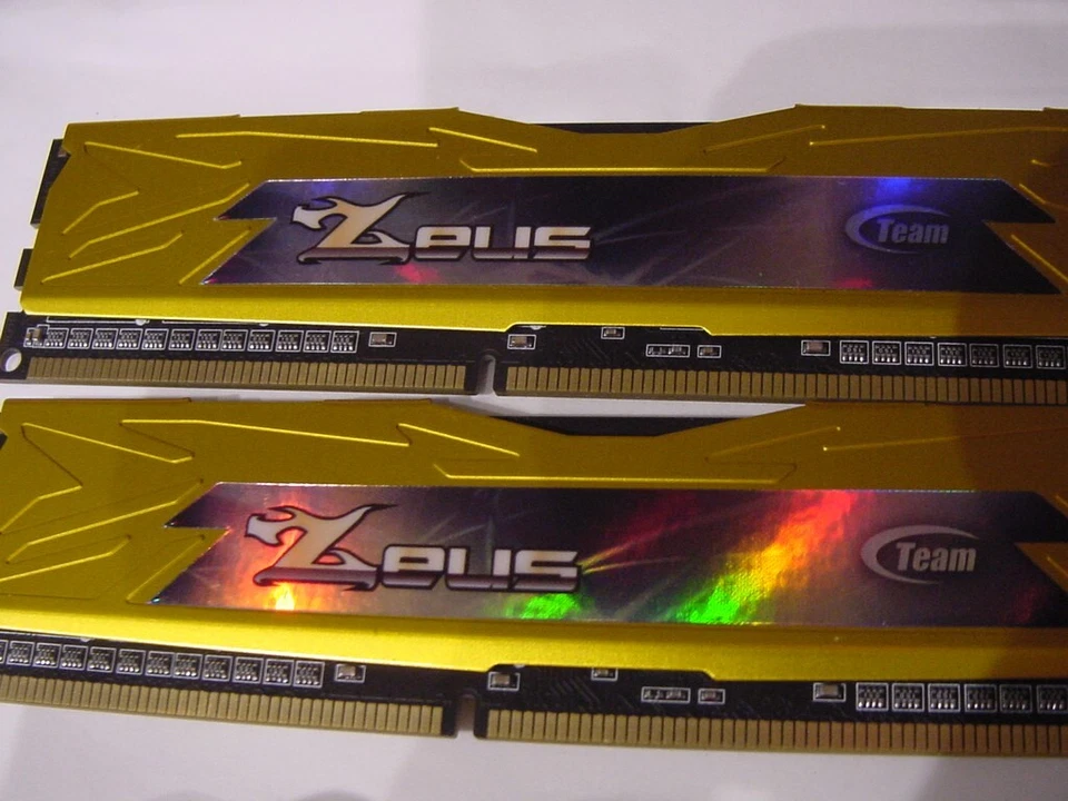 COMPUTER PC MEMORY - TEAM GROUP ZEUS 8GB 2X4GB DDR3 1600 1.5V TZYD34G1600HC9BK - Image 4 of 4